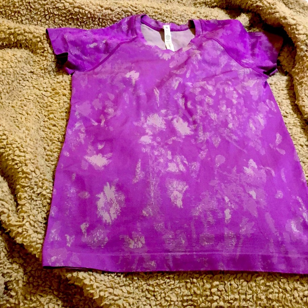 Lululemon T-Shirt